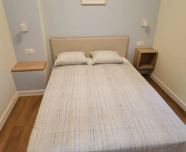 Style 2br*** Apartment Split